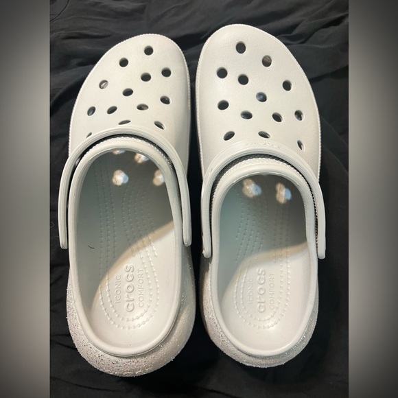SILVER GLITTER MEGA CRUSH CROCS- W12 - Picture 2 of 6
